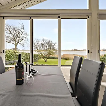 Dom wakacyjny 2 Bedroom In *